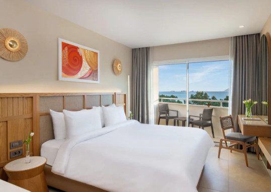 Deluxe Family Suite 3