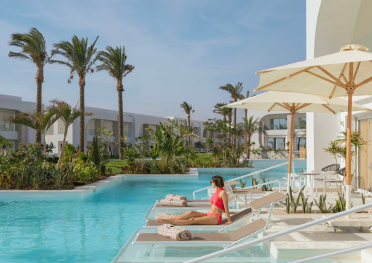 Deluxe Swim Up PV Room 1