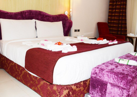 Royal Suite 2