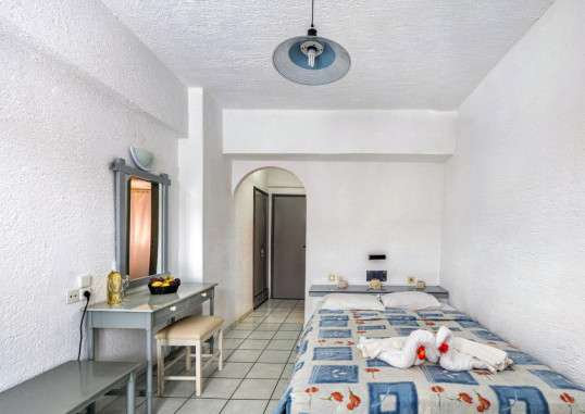 IRO HOTEL 12