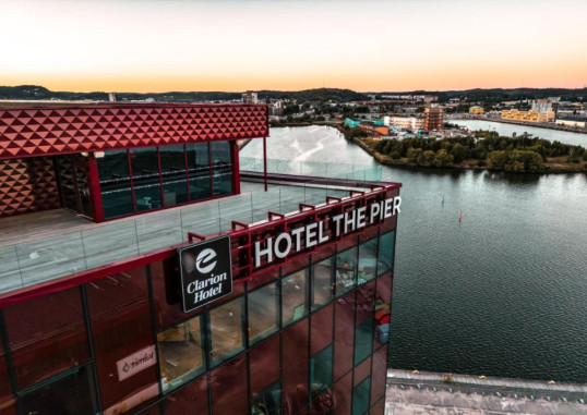 CLARION HOTEL THE PIER 8