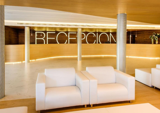 HOTEL CARLOS I 24
