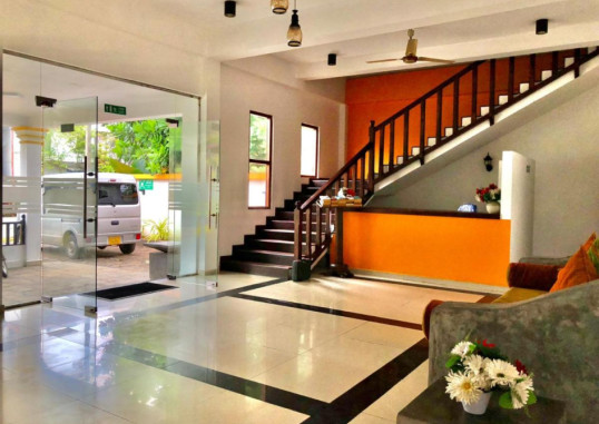 SUNDOWNERS HOTEL 3