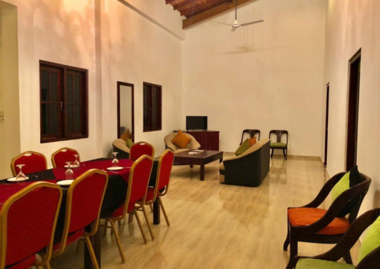 SUNDOWNERS HOTEL 13