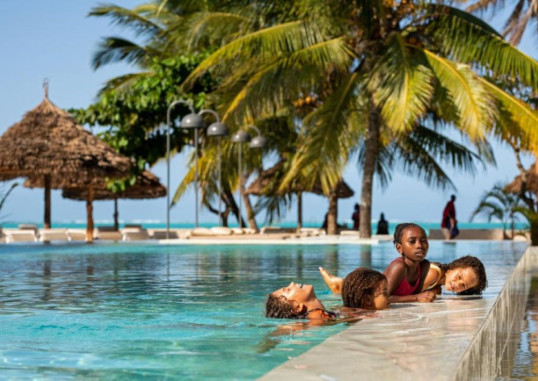 CASA BEACH HOTEL 3