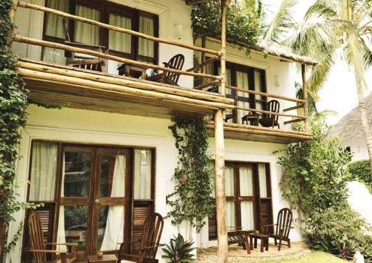MY BLUE HOTEL 11