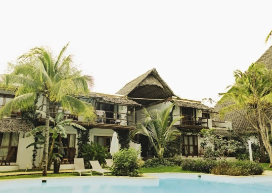 MY BLUE HOTEL 12