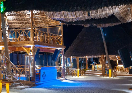TIKI BEACH CLUB & RESORT 7