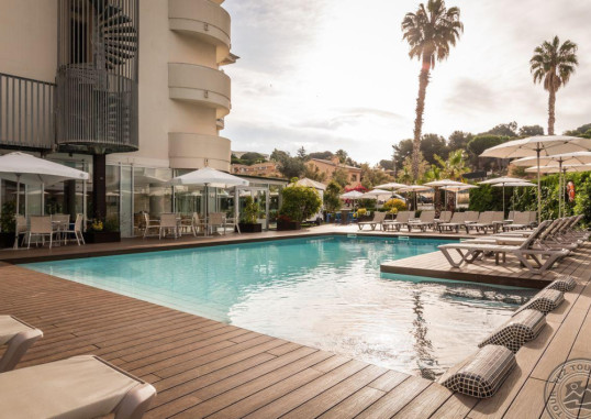 ALEGRIA FENALS MAR (ADULTS ONLY) 4