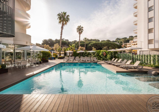 ALEGRIA FENALS MAR (ADULTS ONLY) 2
