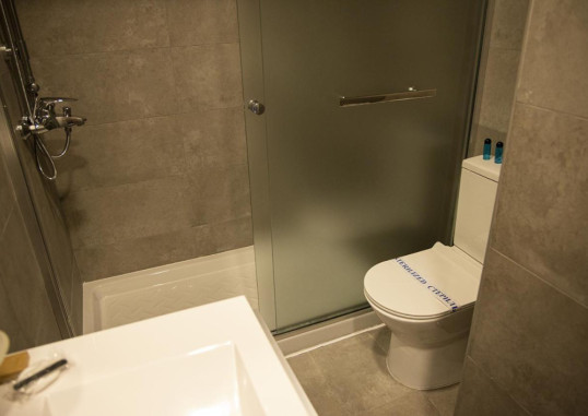 JIMMY'S SUITES 11