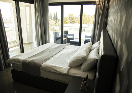 JIMMY'S SUITES 12
