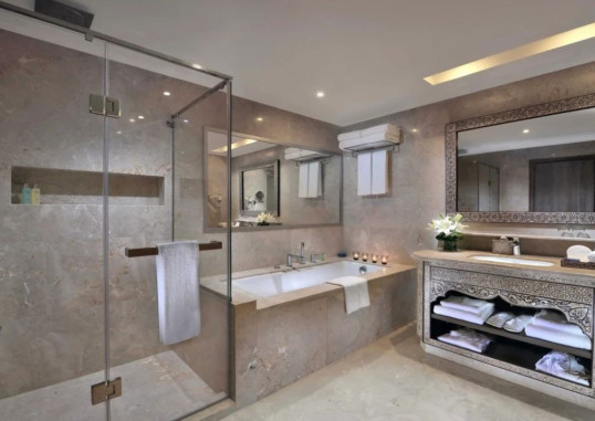 Deluxe Suite 2