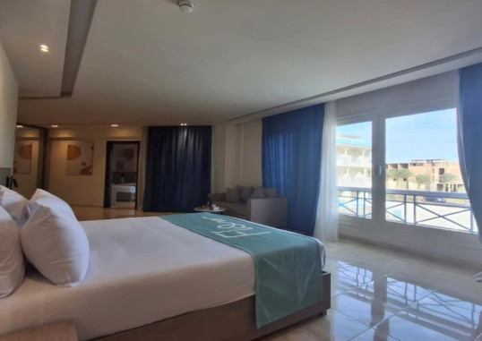 Family Jacuzzi Suite Pool Or SSV 2