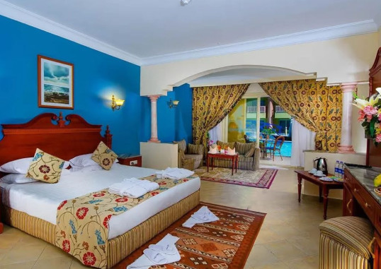 Swim Up Room 1