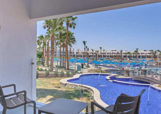 Deluxe Pool View Room 2