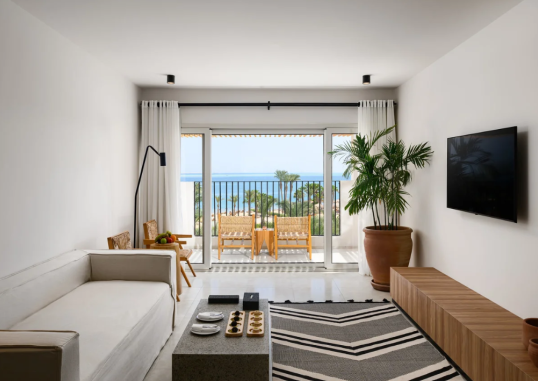 1 Bedroom Suite Sea View 2