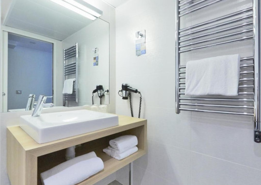 HOTEL KYRIAD PARIS 18 - PORTE DE CLIGNANCOURT - MONTMARTRE 14