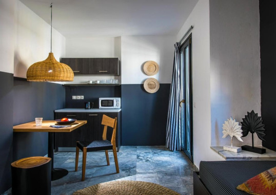 INDIGO INN 10