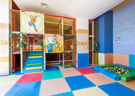 TRAKIA PLAZA 16