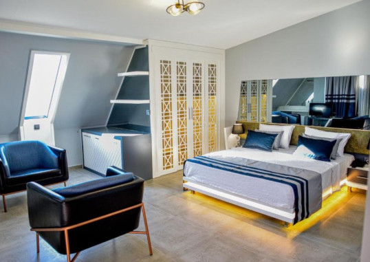 SETTE SERENITY (Adults Only, 14+) 11