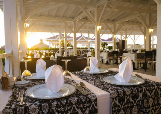 CRYSTAL FLORA BEACH RESORT 10