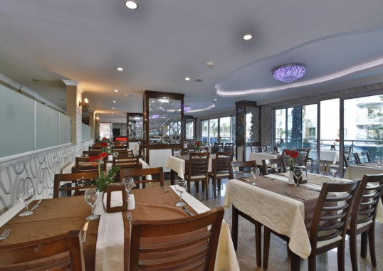 OPIA BOUTIQUE 15
