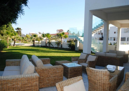 AMPHORA HOTEL & SUITES 9