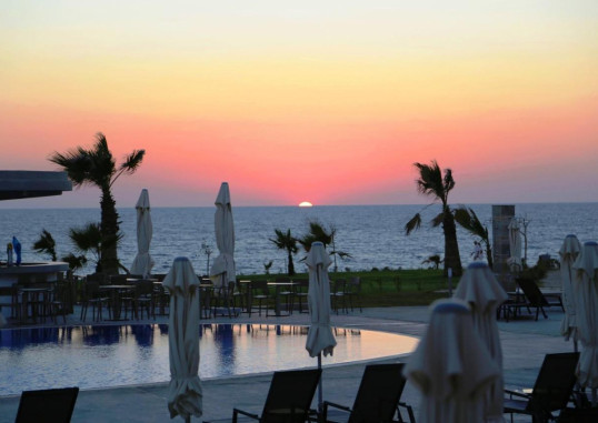 AMPHORA HOTEL & SUITES 11