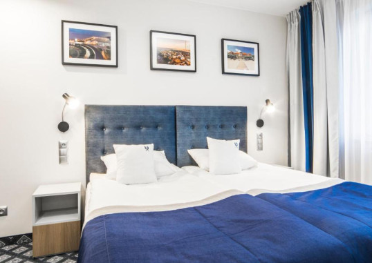HOTEL URBI 4