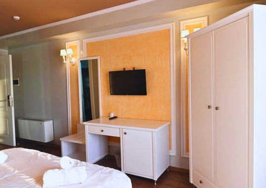 ONUFRI HOTEL 8