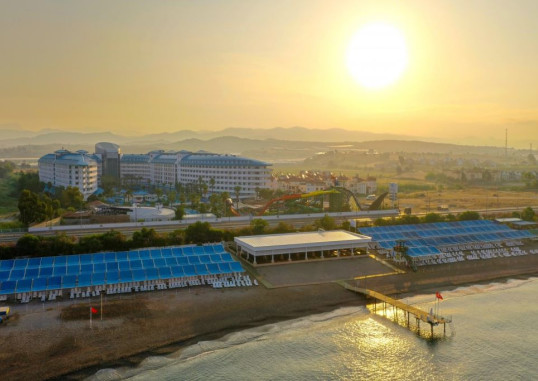 CRYSTAL ADMIRAL RESORT SUITES & SPA 5
