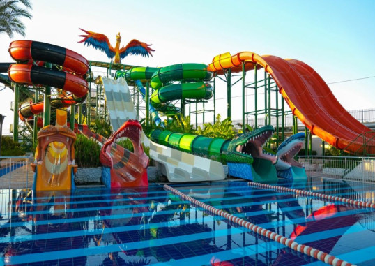 CRYSTAL ADMIRAL RESORT SUITES & SPA 8
