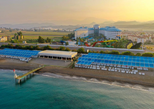 CRYSTAL ADMIRAL RESORT SUITES & SPA 33