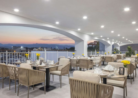 ARCANUS HOTELS TRENDLINE SIDE 40