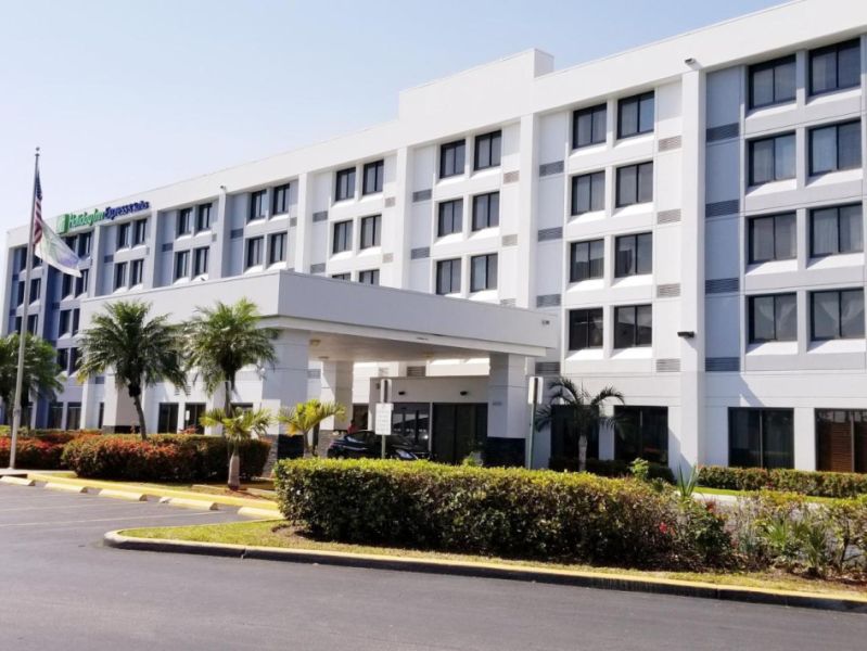 Ērta atpūta 3* HOLIDAY INN EXPRESS & SUITES HIALEAH 3* Maiami, ASV! 1