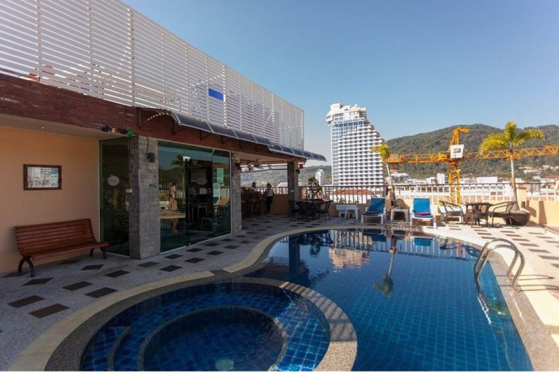 Atvaļinājums ar jumta baseinu 3* HEMINGWAY'S HOTEL Puketā, Taizemē! 1