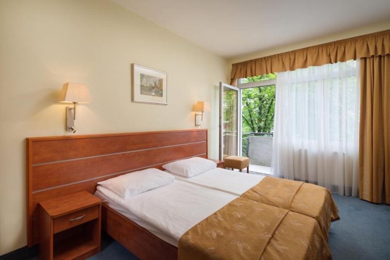 Apciemo dižo Budapeštu 3* BENCZUR HOTEL! 1