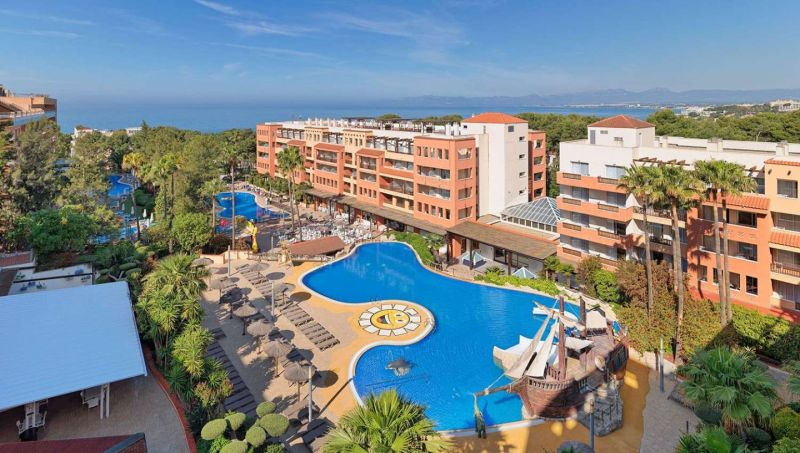 Lielisks atvaļinājums visai ģimenei 4* H10 MEDITERRANEAN VILLAGE Salou, Spānijā!