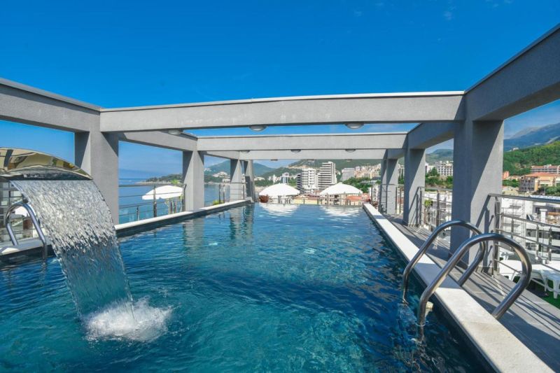 Ērta un relaksējoša atpūta lieliskajā 4* LA MER viesnīcā Melnkalnē!
