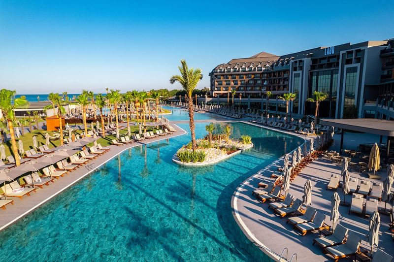 Lieliska atpūta nesen atjaunotajā 5* LAGO HOTEL Sidē!