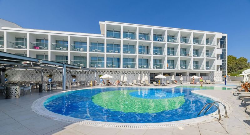 Moderna un mierīga atpūta 3* RIVER ROCK viesnīcā Ajanapā, Kiprā!